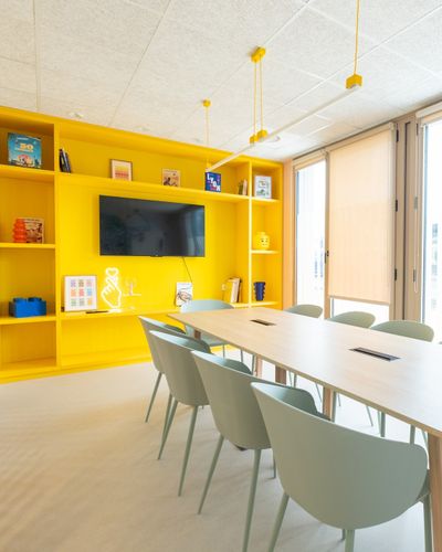 Post content from social feed T'as déjà  1773680414