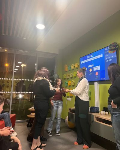 Post content from social feed "Shakez, d 1775145671