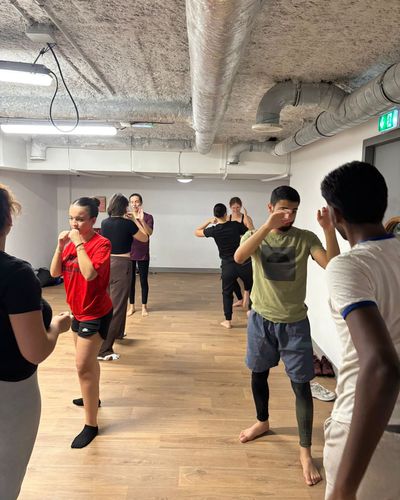 Post content from social feed Petit cour 1776096028