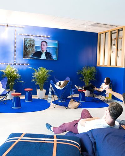 Post content from social feed "Après l'e 1774886523