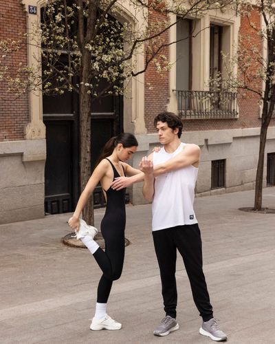 Strength is a team sport.
.
.
#bodytalk #athleisure #trainforpleasure #athleisurewear