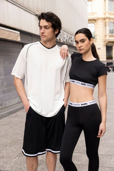 City duo.
.
.
#bodytalk #athleisure #trainforpleasure #athleisurewear