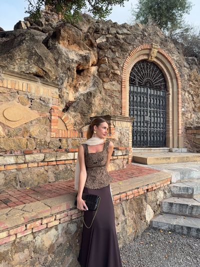 @leireortizgarcia con nuestro conjunto Eugenia ðŸ©·âœ¨ 

#theare #outfit #boda #invitada