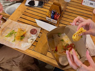 First dinner in Rio de Janeirooo!! 🌮 has been mandatory since we see them. It’s a non stop of takin