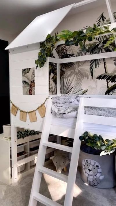 Be young, be wild 🦁🐻🐯🐢

@no40_home_renovation providing us with the ultimate jungle vibe in her 