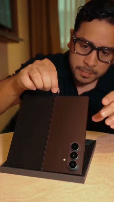 UNBOXING del nuevo Galaxy Z Fold 8 Ultra 📱🔥\n\nUsa mi código 👉 TECNOSIVARVIP 👈 al comprar tu Gal