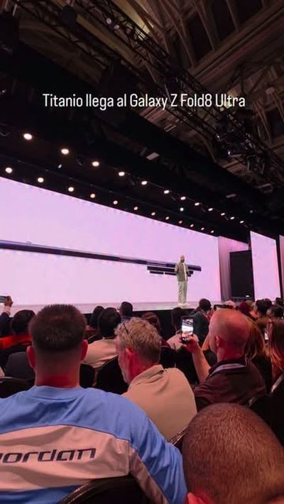 GalaxyZFold8Ultra Titanio, un diseño más delgado y toda la potencia de Galaxy AI en el plegable más 