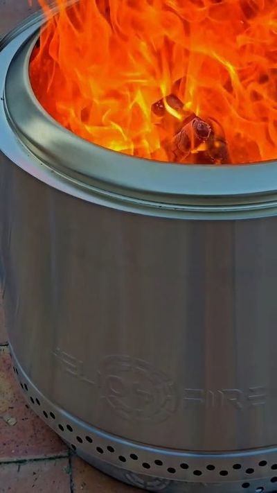 ❄️ Cold day comfort, made easy! 🔥

Setting up our Helios Smokeless Fire Pit is such a breeze - just