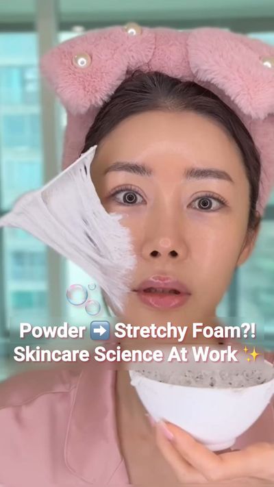#EveryRoutine #Stretch&GlowBlackSalt #CleansingPowder is a unique powder-to-foam cleanser that trans