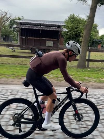 2 uur file 
5 min te laat bij koers
Niet mogen starten
Koffietje was heerlijk
Regen
Koersje ging har