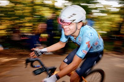 Sockeloen Memory Lane ðŸ’œ

The loudest watchparty ever.

#sockeloen #cycling #watchparty

Photos - 