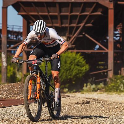 Fast, Furious and dusty racing in the second round of the @heroucimarathonworldcup! The level in the