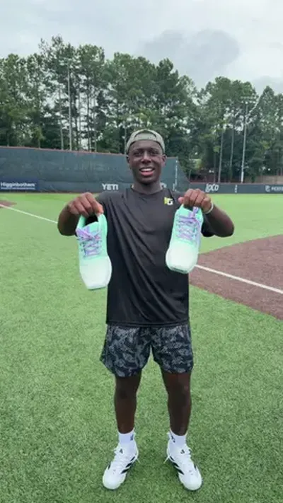 Yall better go get you some sqariz 👀🔥 #fyp #funny #Baseball #baseballlife #perfectgame 
