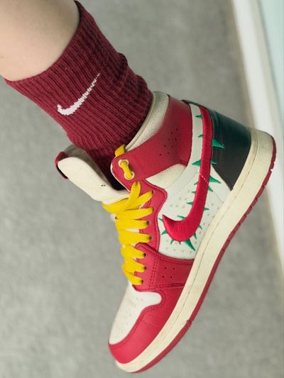 nike , you sure know how to make socks ❤️❤️❤️
Quality & Comfort: 9/10

#nike #jordan #teyanataylor #
