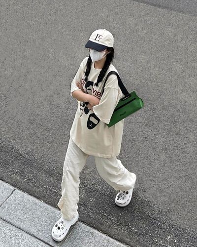 Solif - Shoulder Bag
Never underestimate the power of a good outfit on a bad day.

#solif #kraftpape