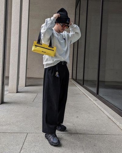 Autumn is coming. Solif bags are coming.
.
.
.
Shots by pygmalisoo 
.
.
.
#pauseshots #cozystreetwea