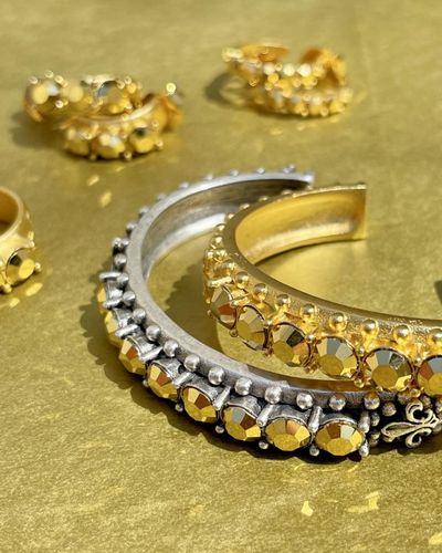 Shimmering, splendid Aurum crystals âœ¨âšœï¸Available in bangles, rings and earrings. 

MARK THE DA