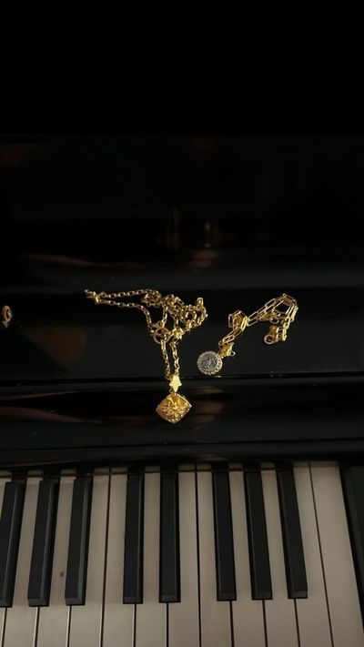 The ethereal @eloisealterman wearing The Petronille and The Perrine necklaces âšœï¸âœ¨ðŸŽ¹ 

Song C
