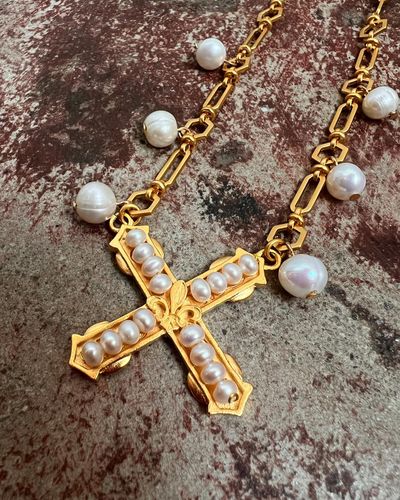 ðŸ¤The Roux Necklace âšœï¸âœ¨ Part of our new holiday collection, dâ€™Orsay. ðŸ‘‹ðŸ¼

âš’ï¸Mater