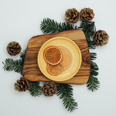 Inmitten des winterlichen Dezembers erstrahlt unsere sonnengelbe Reibe wie ein wärmender Sonnenstrah