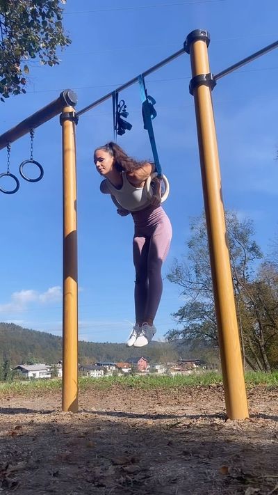 RING UPPER BODY COMBO ðŸ”¥

4 sets:
- Muscle up 1x
- Dips 3x
- Skin the cat 1x
- Straddle leg raises
