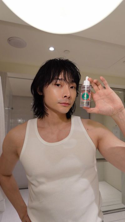 I mixed the Juliolyâ€™s Green Fig Smoothing Serum for the natural looking dewy makeup look and went 