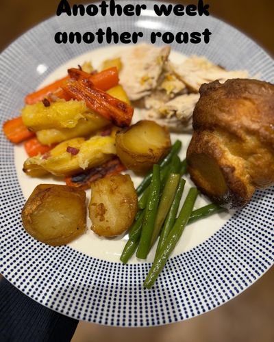 Roast chicken with all the trimmings and more chermoula spice. #sunday #sundayroasts #friendsfordinn