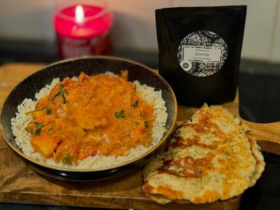 Tonight’s dinner is a curry with a side of home made naan 🥘

Calories: 940 - Protein: 73.5g ✨ (Incl