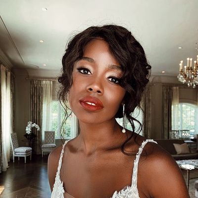 A stunningly romantic look by @sunkissedamberhayes using Dinair! Dinair Airbrush is fast, sanitary, 