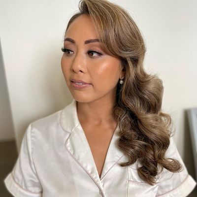 Our stunning Bride Liana ✨
.
Swipe across 👉🏼
Bridal Squad 
.
Liana’s foundation base is a mix of t