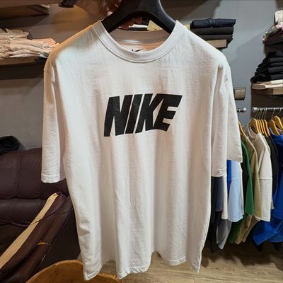 تیشرت نایک 
اورجینال کپ نرمال 
سایز XL 
قیمت دایرکت 
#nike 
تعداد محدود